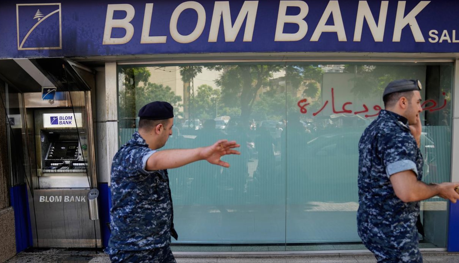 Warga Lebanon rampok uang